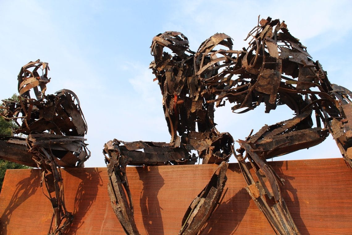 découvrez l'art contemporain sous toutes ses formes : peintures, sculptures et installations qui redéfinissent les frontières de la créativité. plongez dans un monde d'innovations artistiques et d'expressions avant-gardistes qui reflètent les enjeux de notre époque.