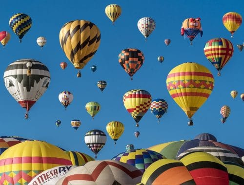 découvrez notre guide complet des festivals à travers le monde ! des événements musicaux aux célébrations culturelles, plongez dans l'univers vibrant des festivals, avec des conseils pratiques pour profiter pleinement de chaque expérience. rejoignez la fête et explorez les meilleures destinations pour des moments inoubliables.