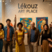 découvrez l'inauguration du lékouz art place, un espace dédié à la créativité qui présente une exposition collective mettant en lumière le talent d'artistes émergents et établis. plongez dans un univers artistique riche et varié lors de cet événement incontournable.